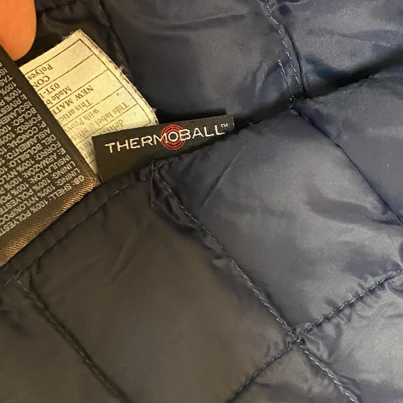 The North Face Men’s Thermoball puffer jacket. Size small in dark blue. - Picture 3 of 4